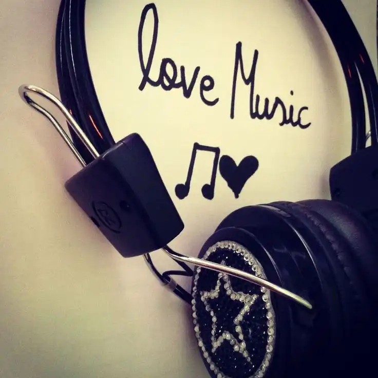 whatsapp girl with headphones dp whatsapp girl with headphones dp